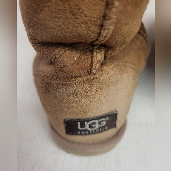 UGG Brown Chestnut Suede Classic Boots Sz 7 - Picture 2 of 7
